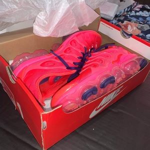 Nike Airmax VAPORMAX plus Neon Red